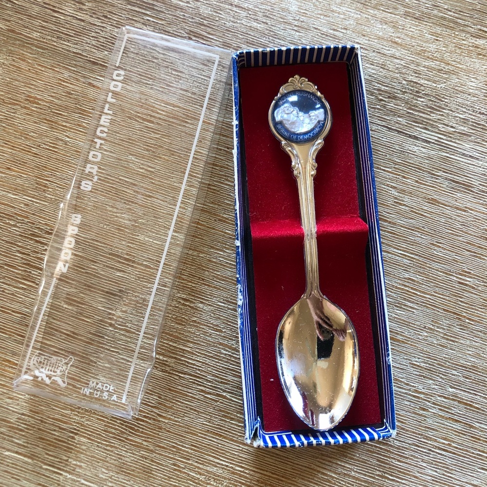 🥄 Mount Rushmore “Shrine of Democracy” Souvenir Collector’s Spoon